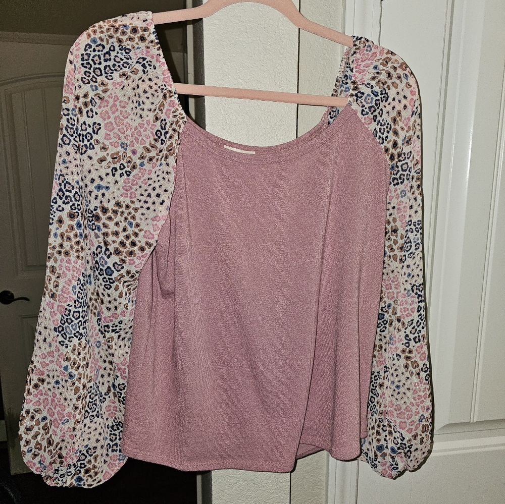 Kailey & Co. NWOT. Beautiful Mauve Pink.  Size Medium.